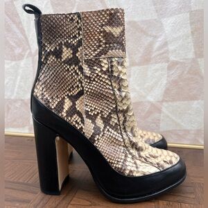 Roberto Botticelli Italian Snake Skin Boots size 37